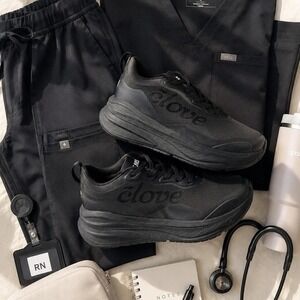 Clove Alto Women's All Black Nursing Sneakers